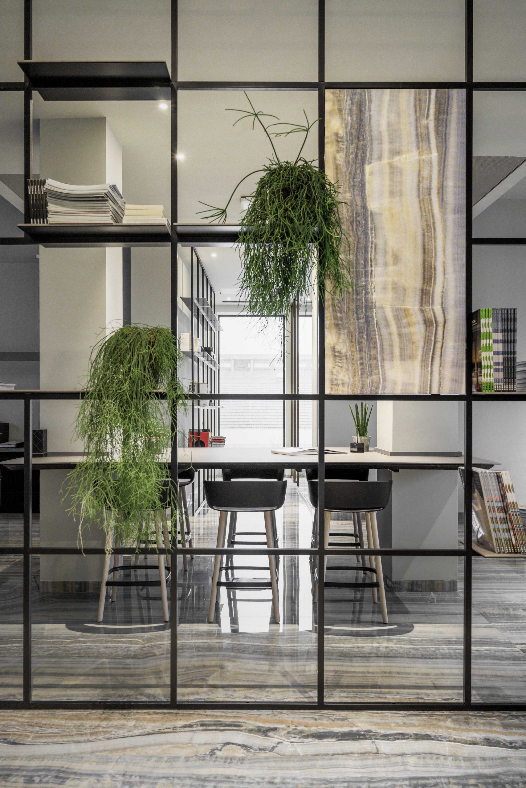 FMG发布可用于任何内部表面的瓷砖系列