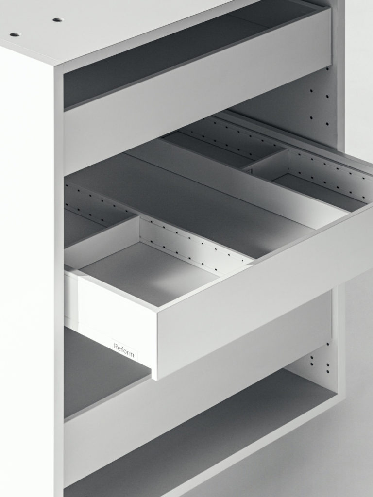 模块化机柜系统由Reform公司开发