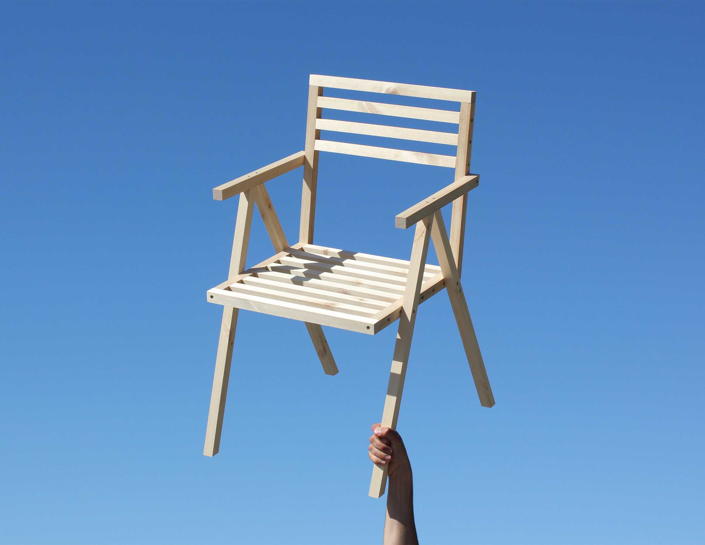 为慈善机构筹集资金的19把椅子项目