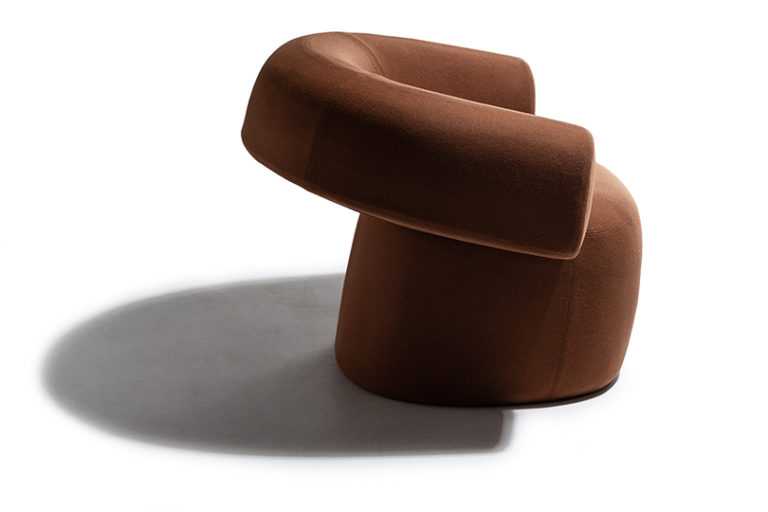 Patricia Urquiola的RUFF椅子就像坐着的拥抱