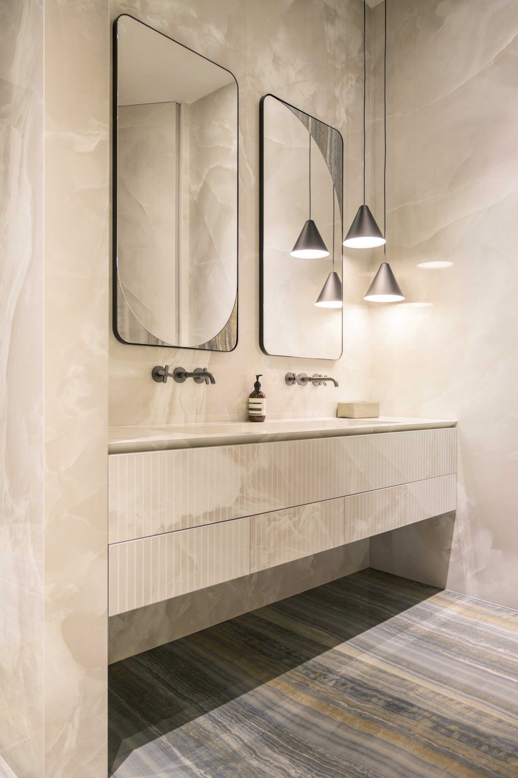 FMG发布可用于任何内部表面的瓷砖系列