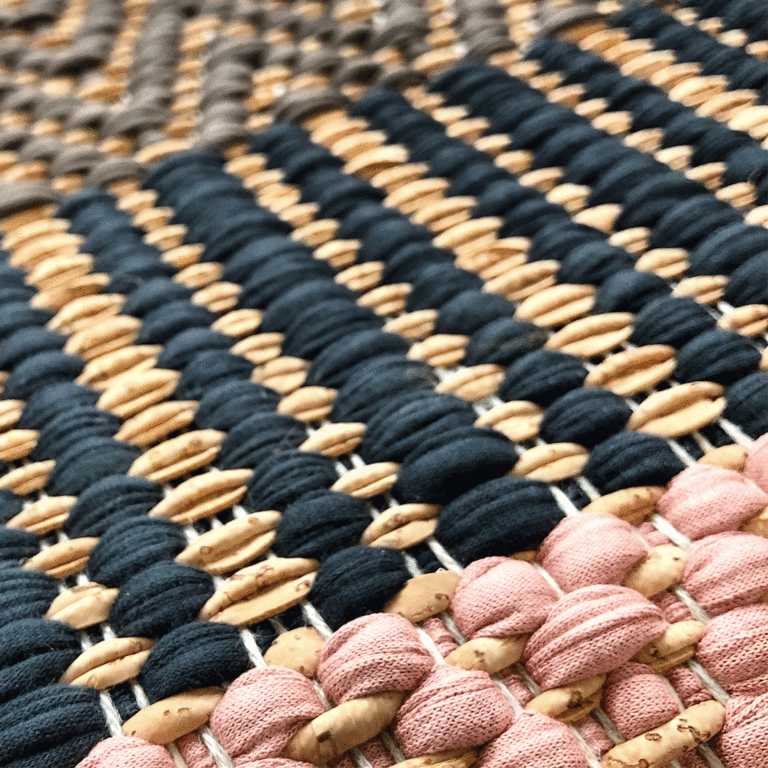 Susana Godinho将边料和cork变成地毯