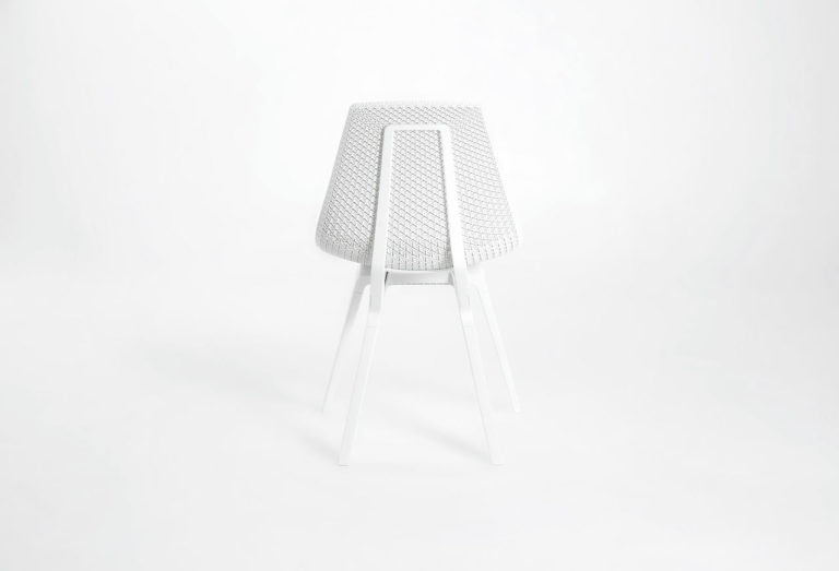 Noho move™椅子由可回收的尼龙绳制成