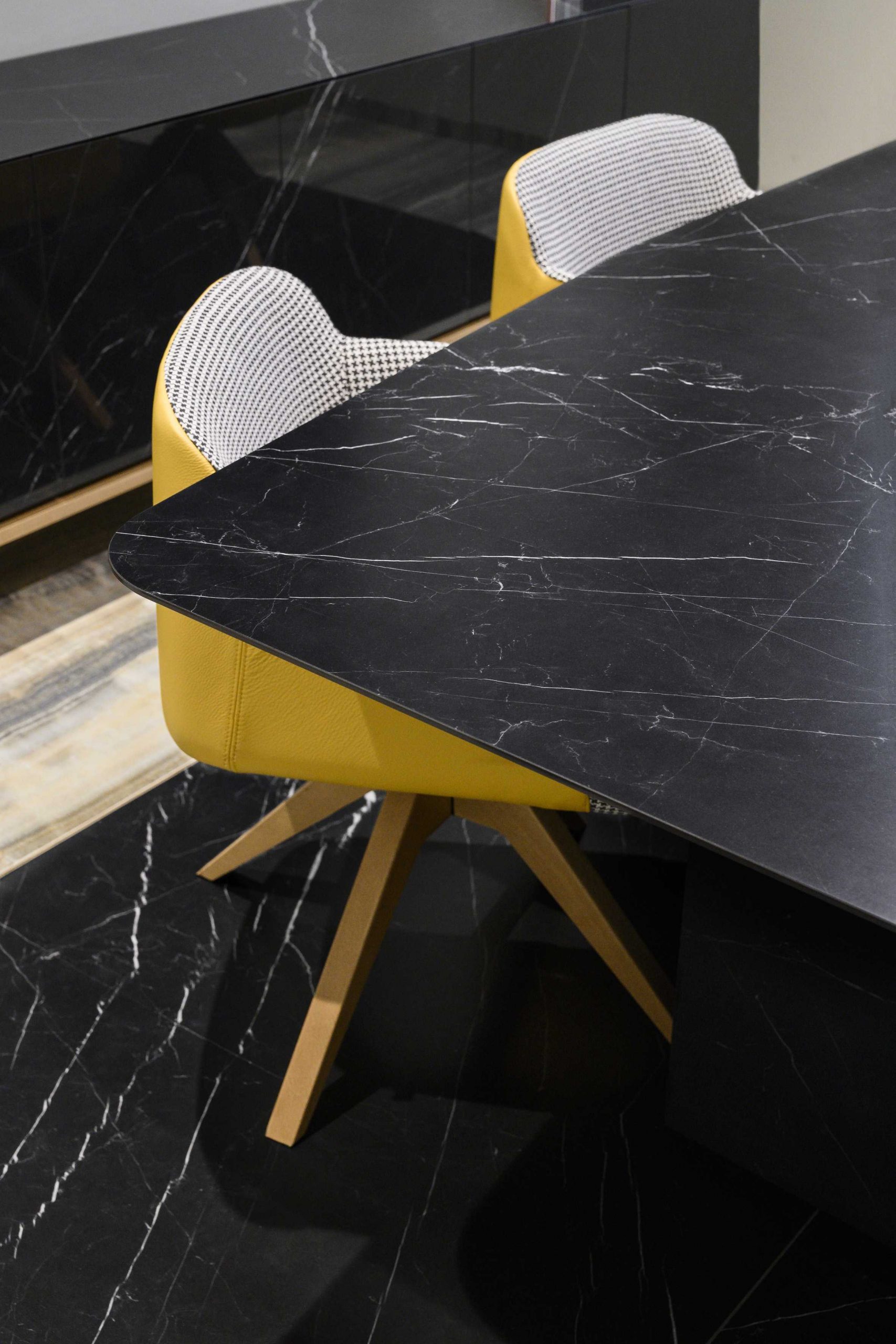 FMG发布可用于任何内部表面的瓷砖系列