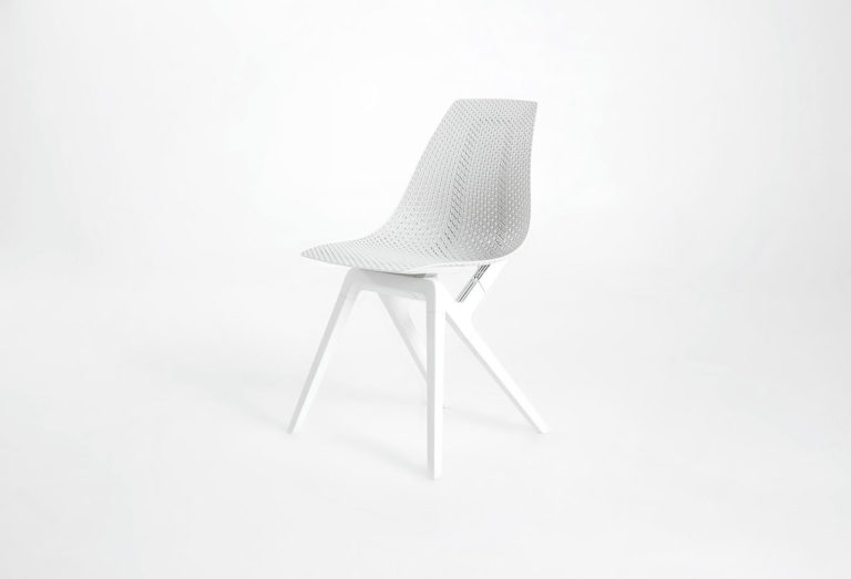 Noho move™椅子由可回收的尼龙绳制成