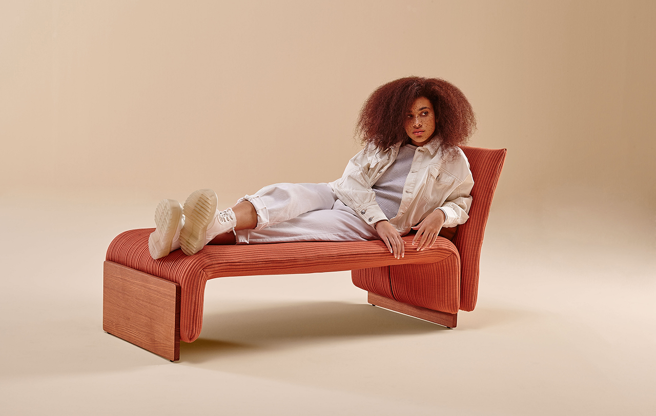 Diwan更新了许多传统的沙发