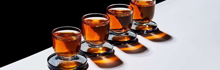 汤姆·迪克森(Tom Dixon)推出Puck酒杯和Mill磨粉机