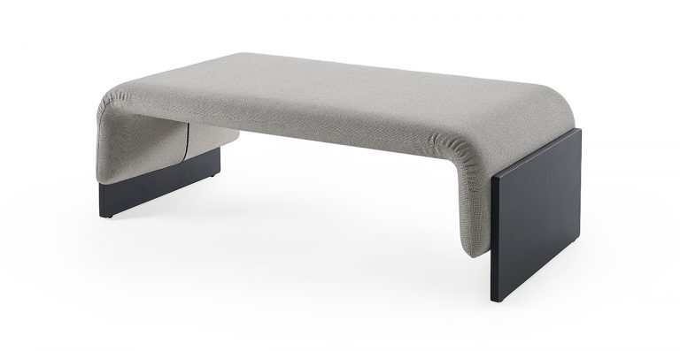 Diwan更新了许多传统的沙发