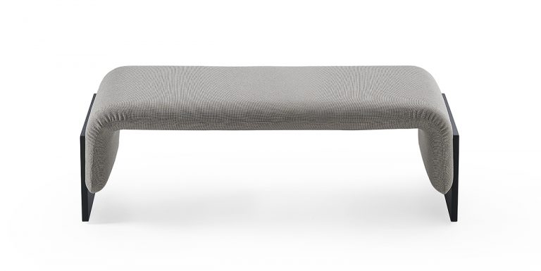 Diwan更新了许多传统的沙发