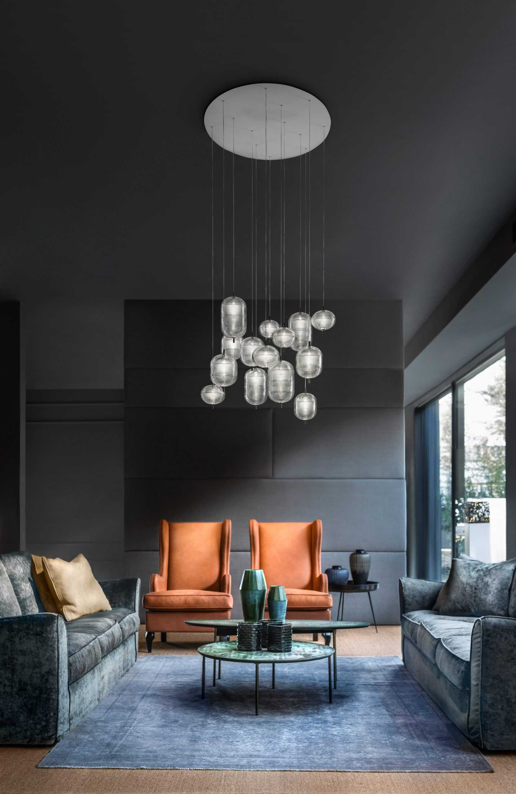 威尼斯照明品牌 Lodes推出了由 Luca Nichetto设计的Jefferson玻璃吊灯