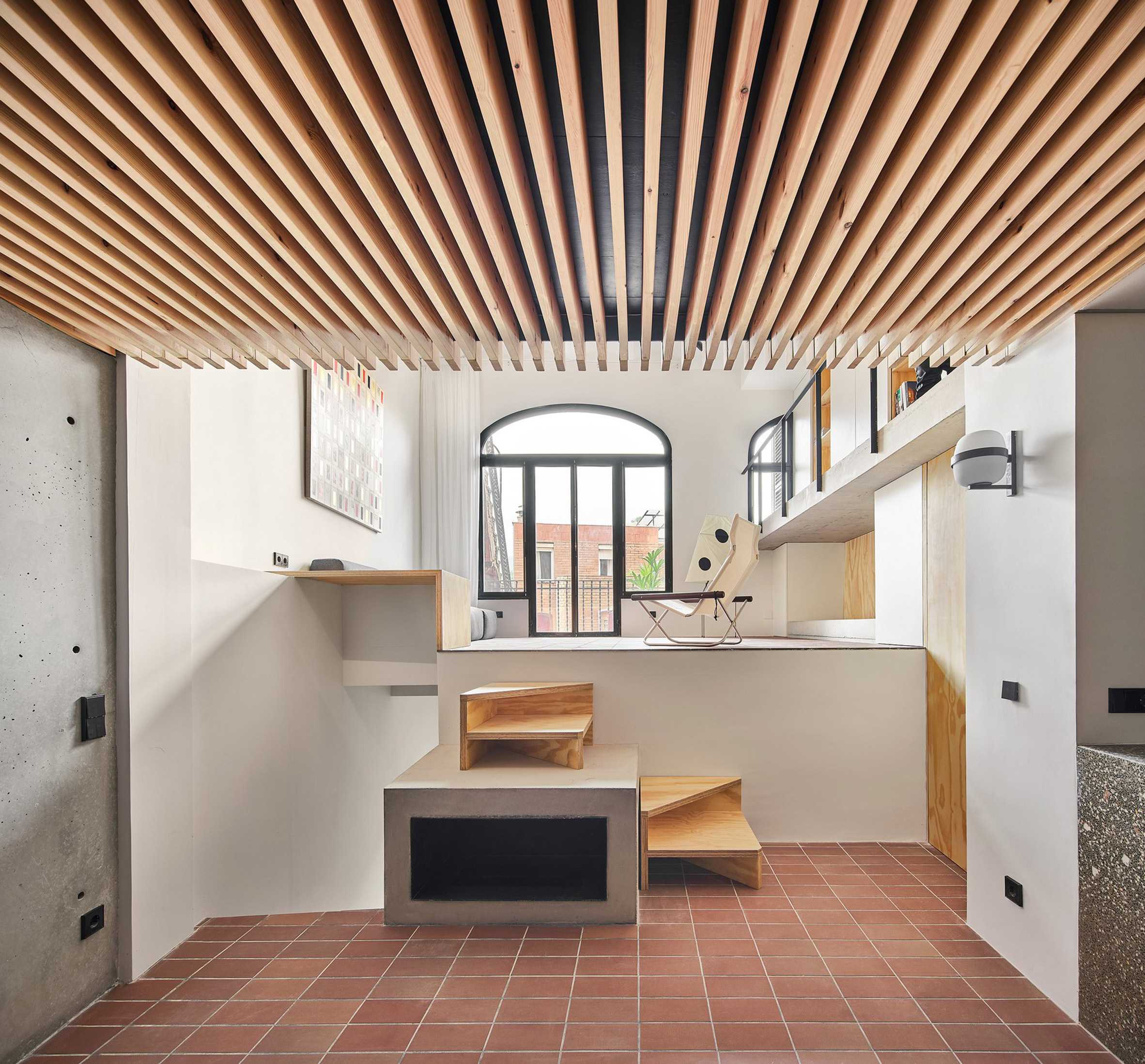 masi -aqui利用多层建筑来开放巴塞罗那的Yurikago住宅