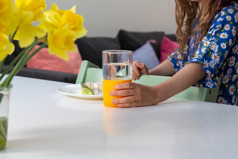 LittleSolves设计安静的玻璃杯，避免在放下时产生噪音