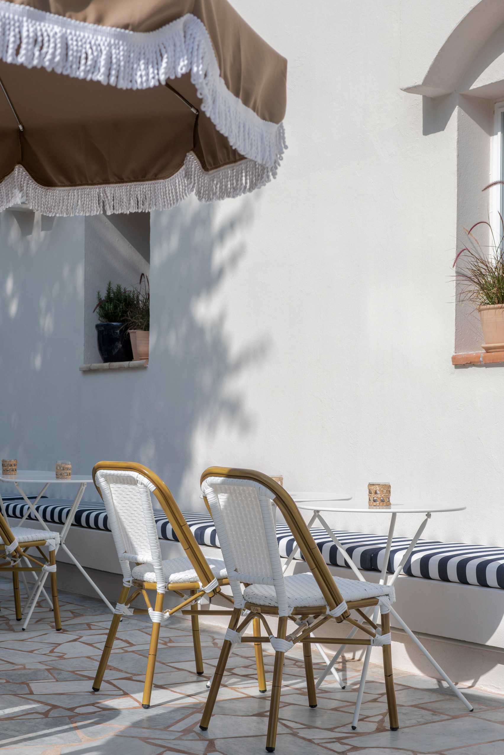 Stéphanie Lizée为 Le Sud酒店的内部设计是对法国南部的一种敬意