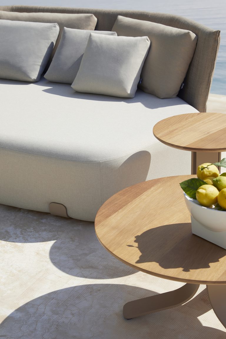 抽象的形状使ISLA户外家具系列成为抢手货