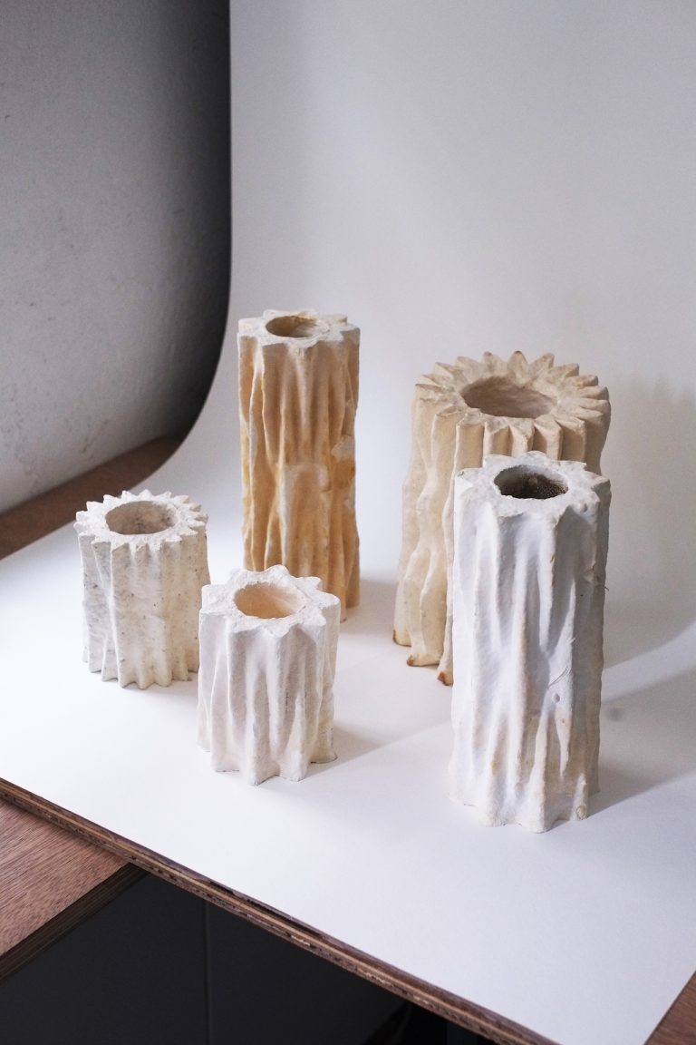 自然界的物体是由生物体构成的