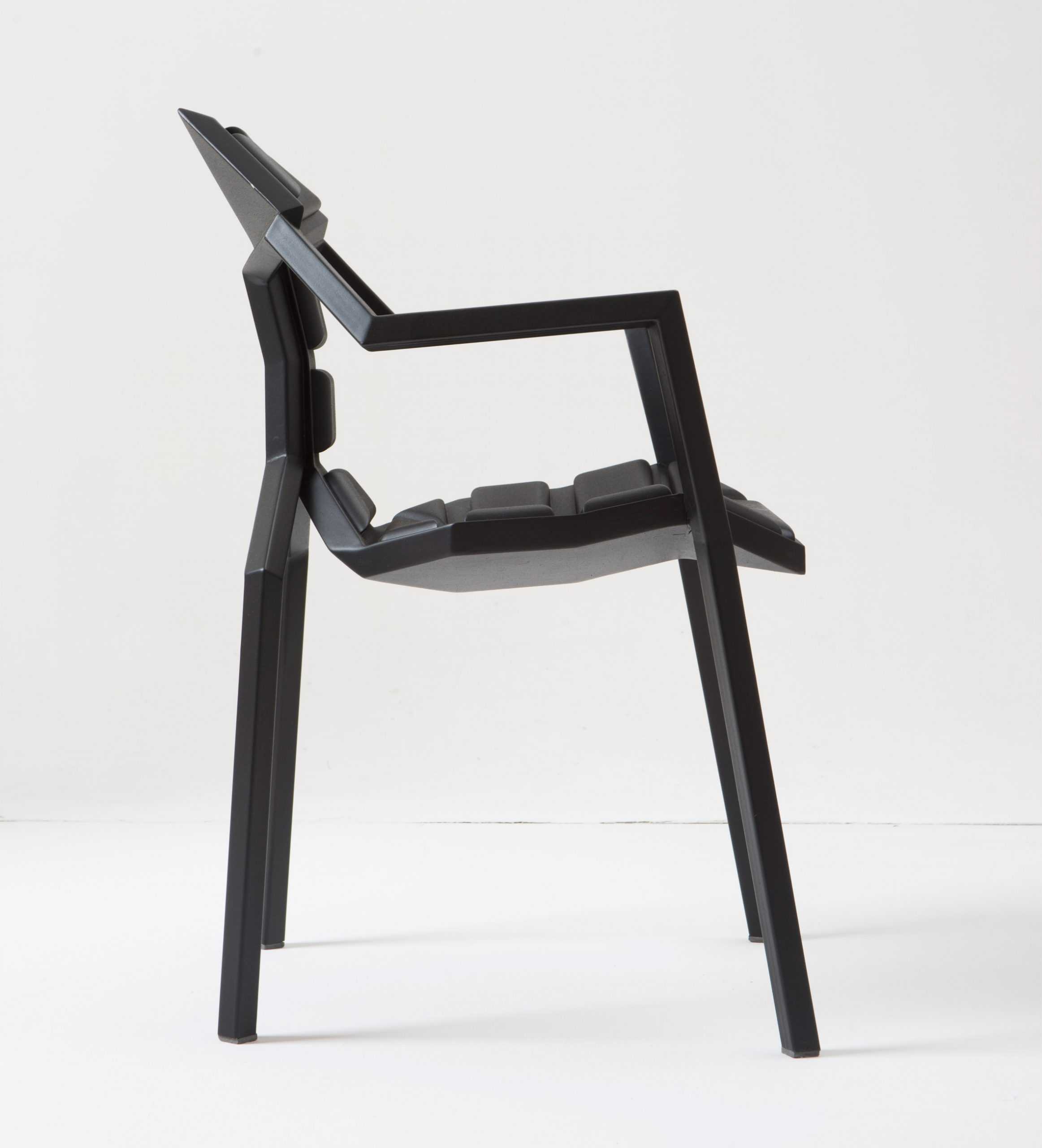 桑德罗·洛米纳什维利(Sandro Lominashvili)设计的蚂蚁形状的Allo椅就像一个拼图