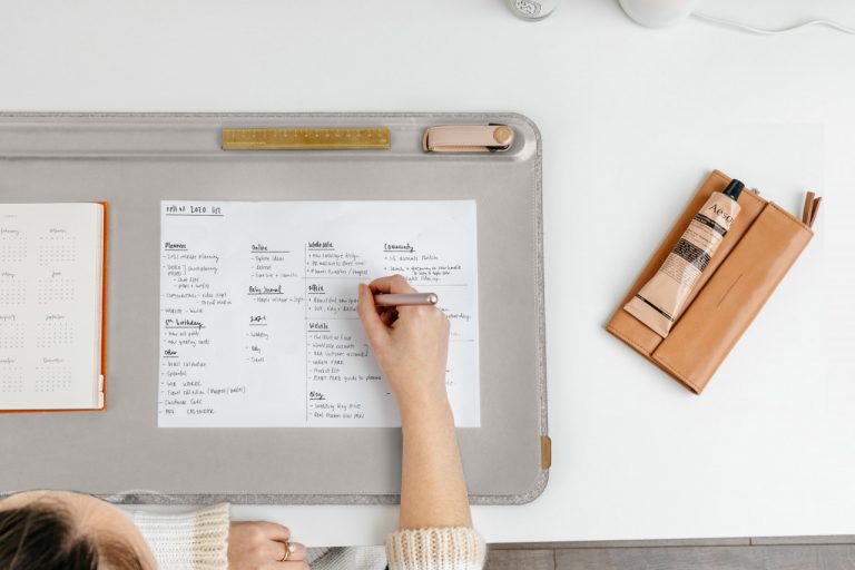 Orbitkey桌垫涵盖家庭办公效率+组织性