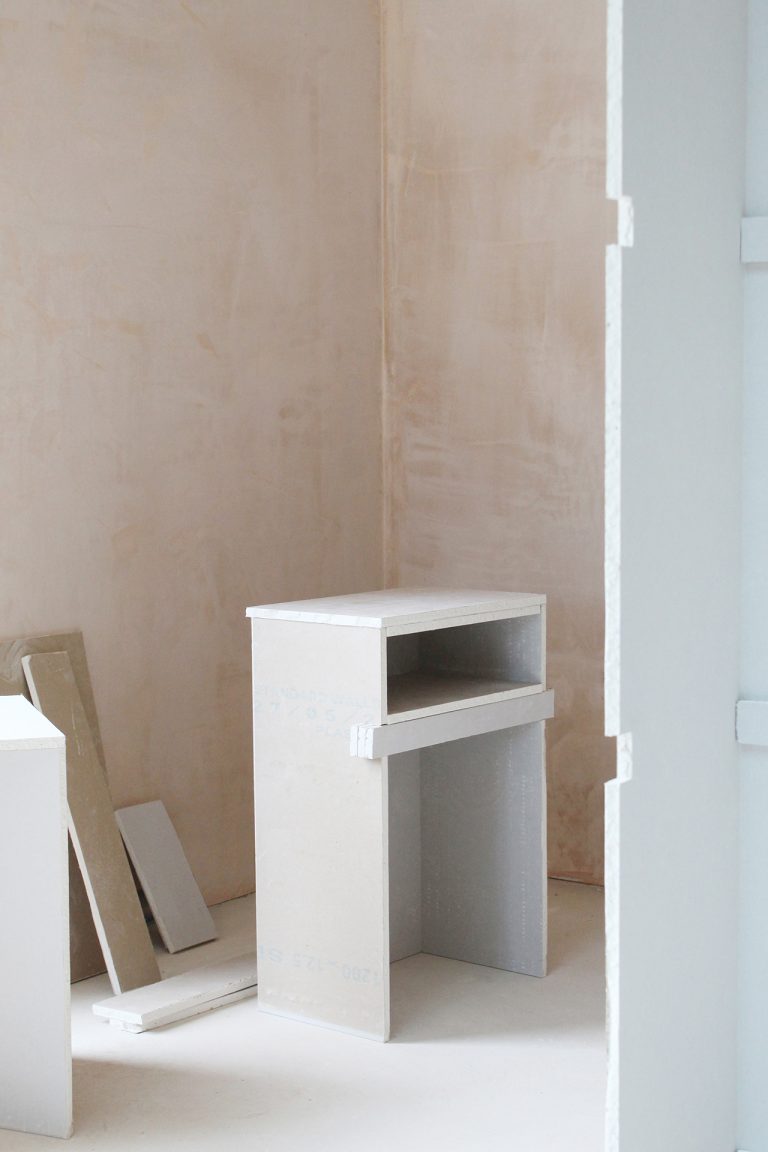 石膏板？干式家具应对负担得起的家具问题