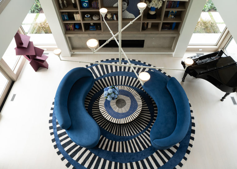 凯利·贝恩（Kelly Behun）通过户外家具系列加入“Invisible”系列