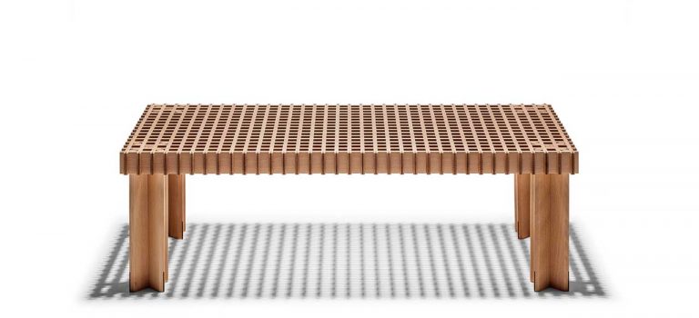 Poltrona Frau重新发布了1974年的Kyoto餐桌