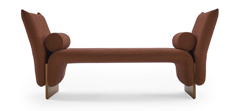 Diwan更新了许多传统的沙发