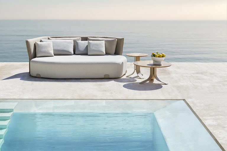 抽象的形状使ISLA户外家具系列成为抢手货