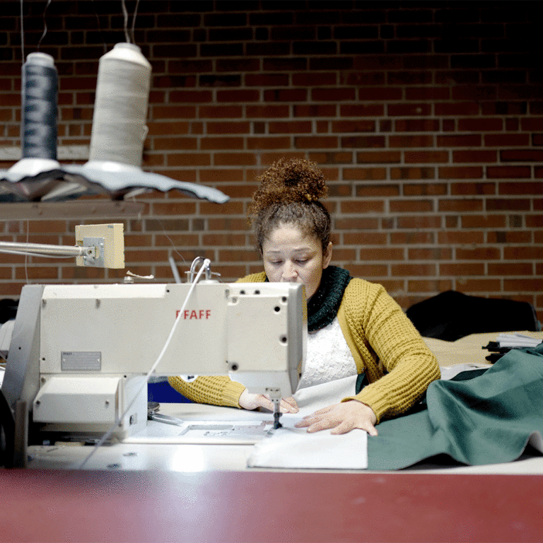 循环设计:Sabai将回收的纤维和瓶子变成价格实惠的沙发