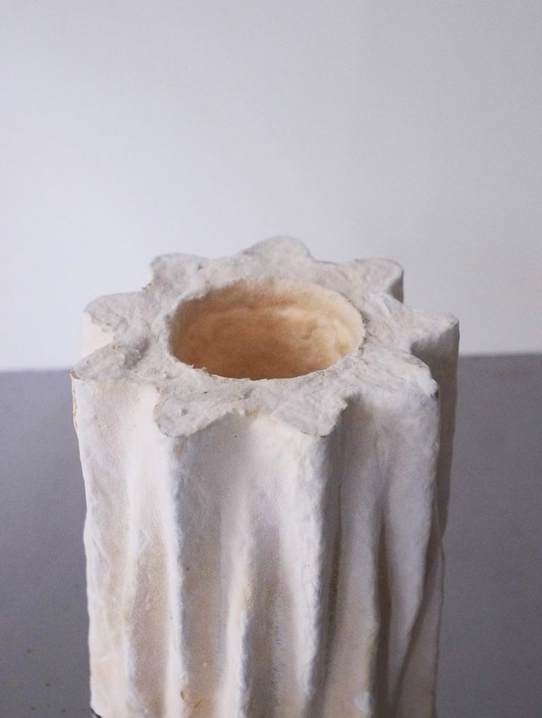 自然界的物体是由生物体构成的