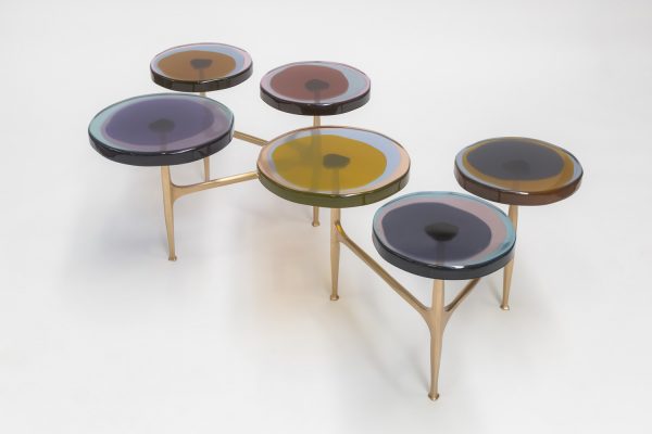 DRAGA & AUREL以新的形式和颜色扩展透明事项系列