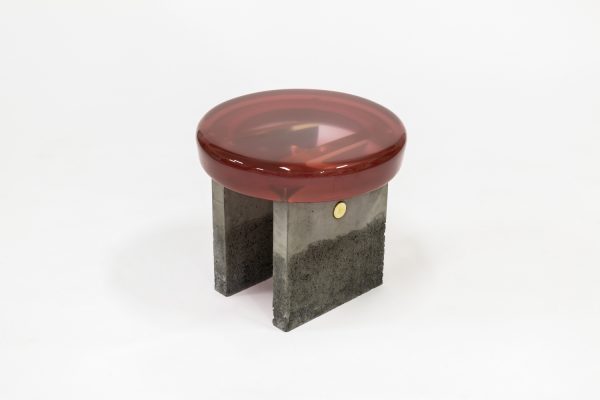 DRAGA & AUREL以新的形式和颜色扩展透明事项系列