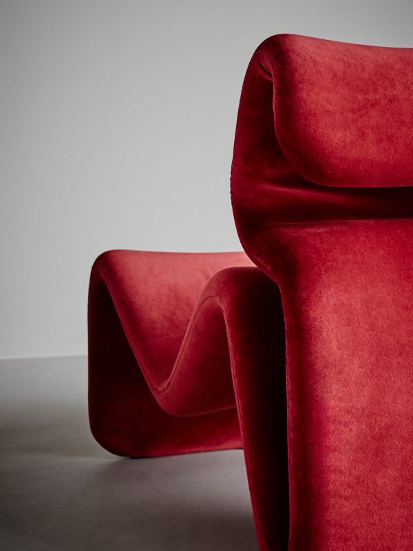 JAN EKSELIUS的70年代设计图标ETCETERA恢复了生产