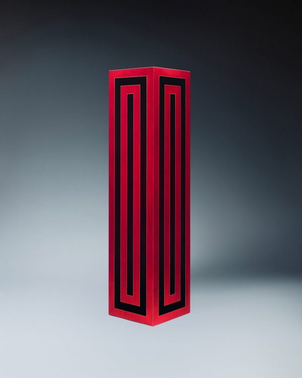 时装设计师JONATHAN SAUNDERS推出了他的第一个家具系列 – 一切都很棒