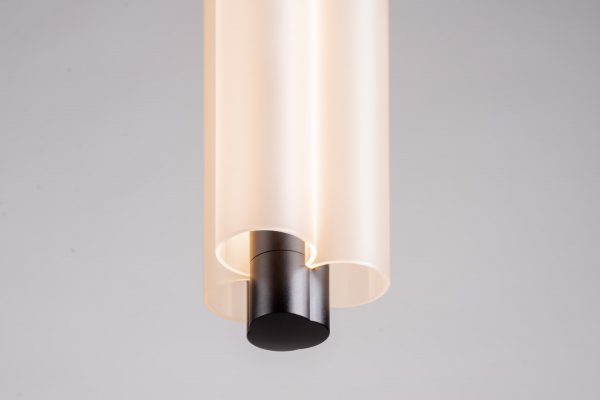 RAKUMBA展示了SEBASTIAN HERKNER设计的Metropol照明系列