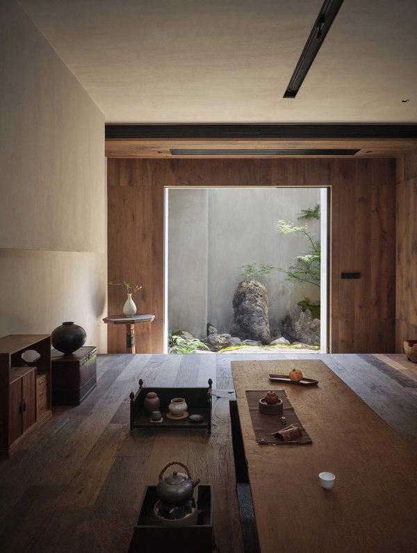 中国的乡村之家，到处都充满全球纪念品