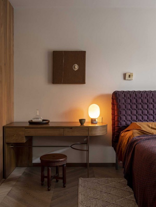 中国的乡村之家，到处都充满全球纪念品