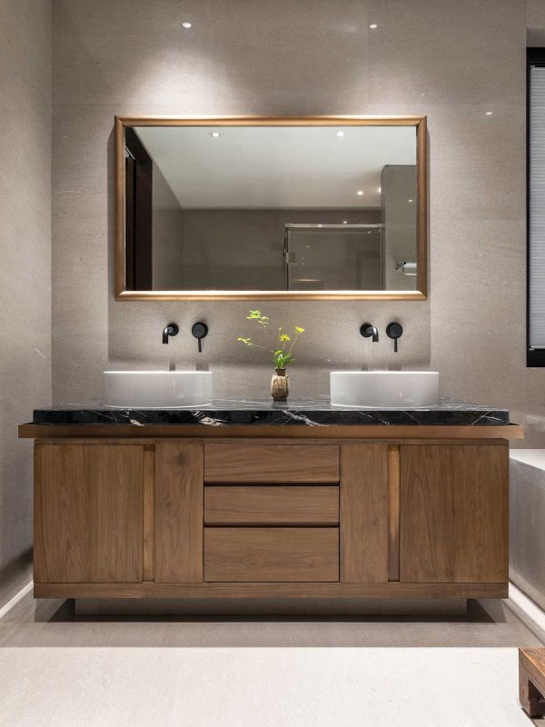 中国的乡村之家，到处都充满全球纪念品