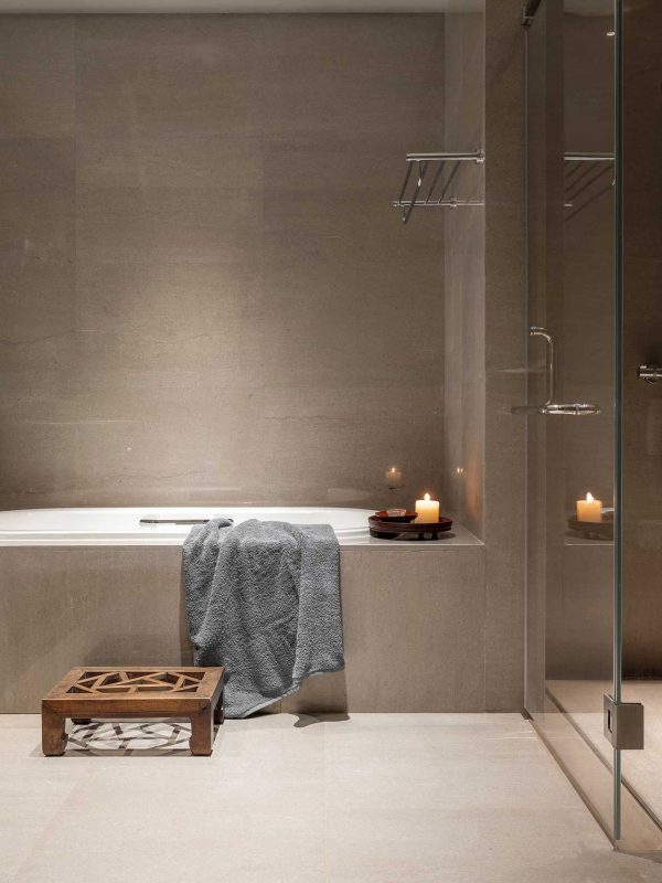 中国的乡村之家，到处都充满全球纪念品