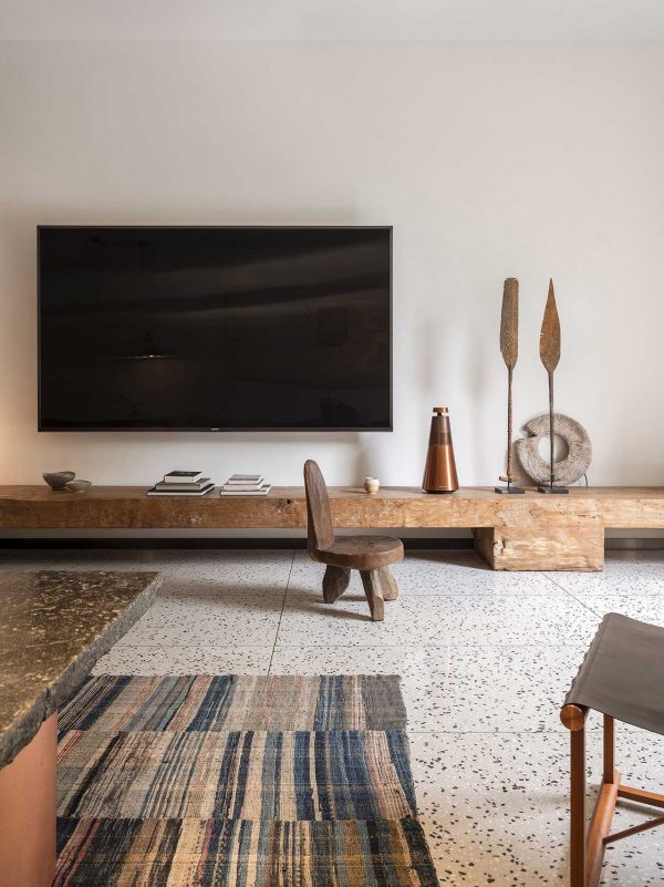 中国的乡村之家，到处都充满全球纪念品