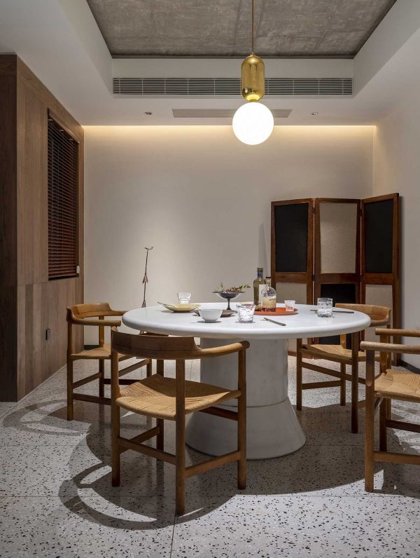 中国的乡村之家，到处都充满全球纪念品