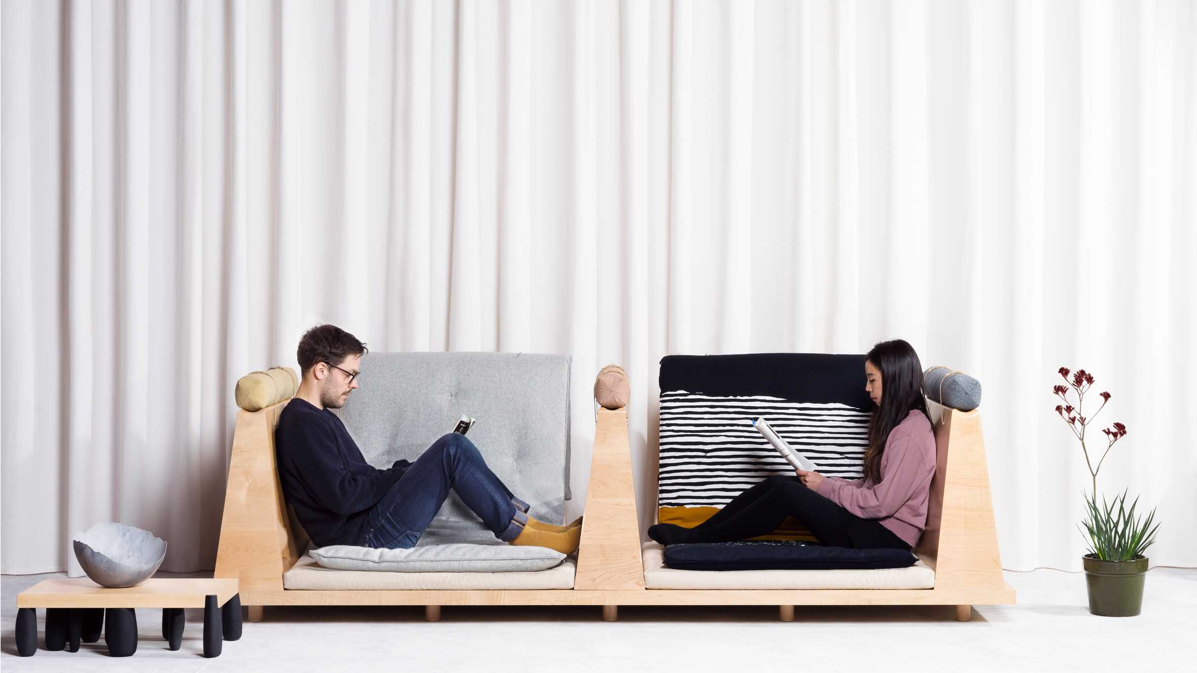 Umé工作室pads Zabuton沙发，使用日本榻榻米地板