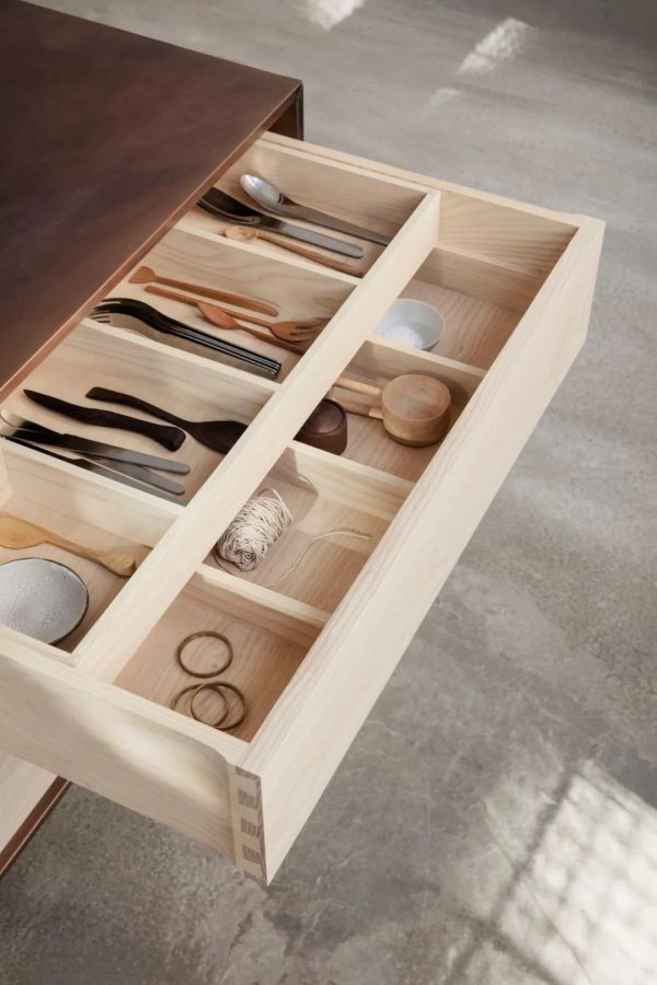 丹麦公司GardeHvalsøe展示了“带框架”的新厨房家具