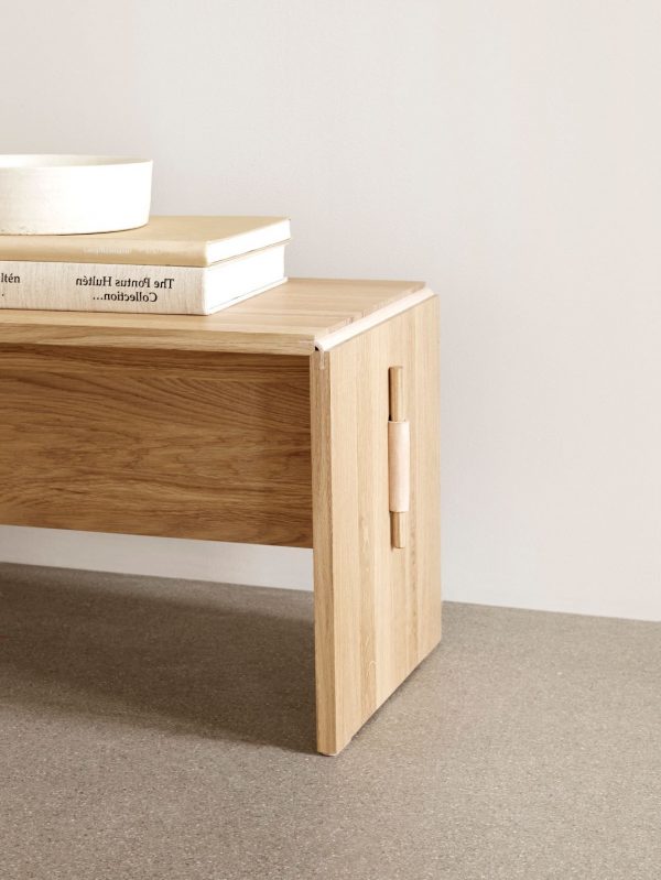 丹麦家具品牌：CECILIE MANZ为TAKT设计的夹板咖啡桌
