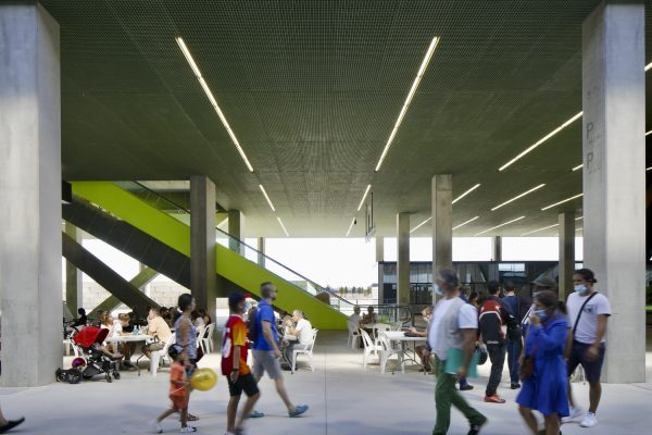 OMA的新图卢兹会展中心在法国开业