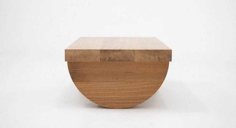 Forge Creative制作受排版工艺启发的木桌