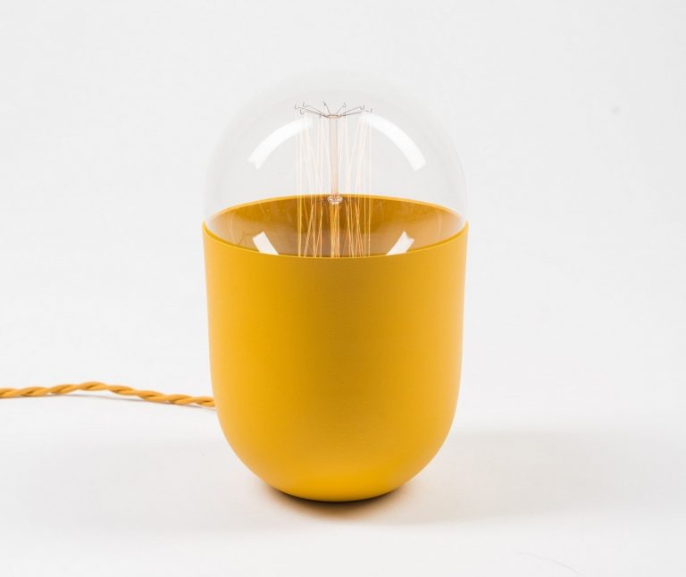 KOSKA的胶囊系列灯具像一种易于吞咽的药丸