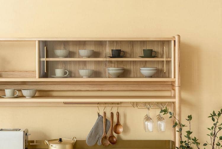 这款优雅的厨柜可让您完美存放所有风格的厨具
