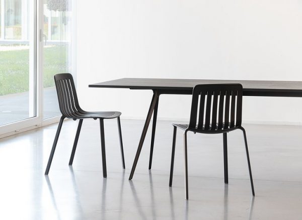 Ronan＆Erwan Bouroullec设计的BAGUETTE桌子