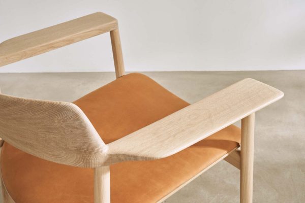 Foster+Partners为Benchmark设计的OVO休闲椅