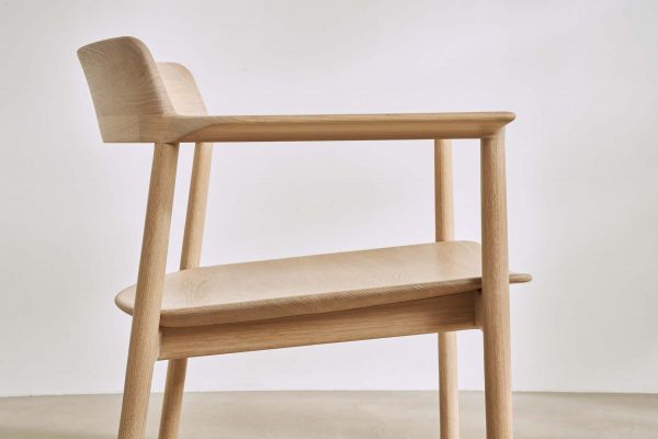 Foster+Partners为Benchmark设计的OVO休闲椅