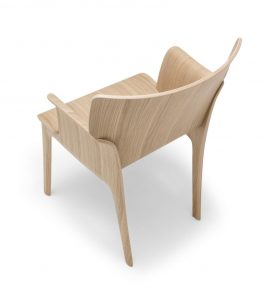 Adela Rex 座椅系列展示了胶合板的美观性和可持续性